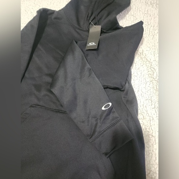 NEW Oakley Pullover Hoodie Men Size Black Fit Kangaroo  Long Sleeve - Picture 3 of 6